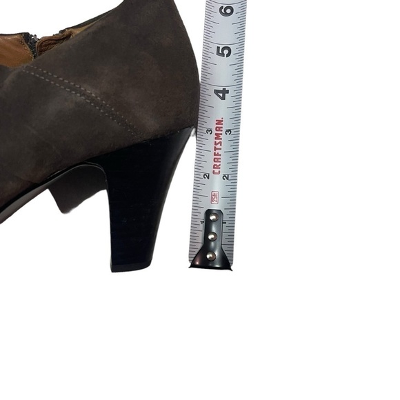 Clarks Artisan Society Gown Ii Brown Pleating Shooties size 9M - Picture 8 of 8